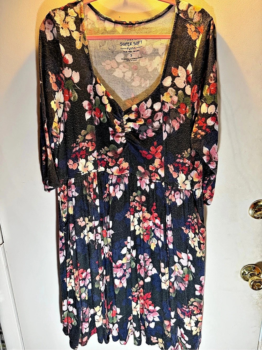 Torrid Size 2 Super Soft Plush Floral Twist-Front Midi Dress with Pockets Floral
